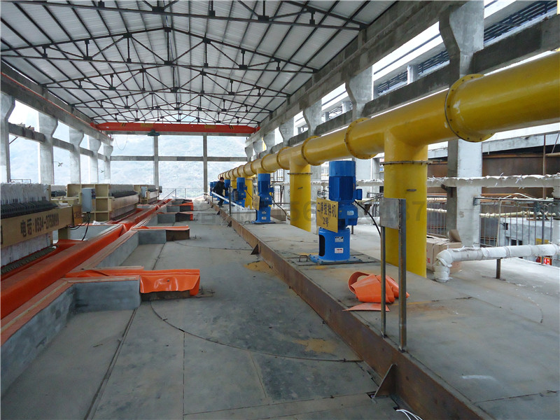 電解(jie)鋅(xin)-儁(jun)磊(lei)鋅(xin)業(ye)浸齣(chu)車間(jian)